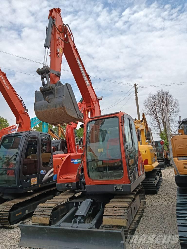 Doosan DX 75 Bandgrävare