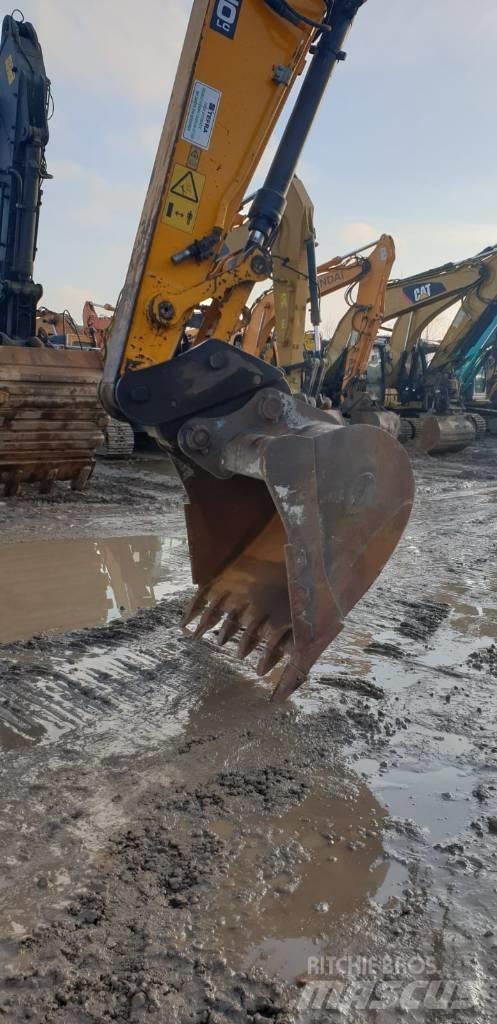 JCB JS 220 LC Bandgrävare