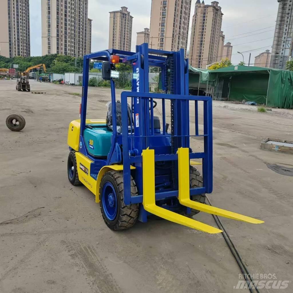 Komatsu FD 30 T-17 Dieselmotviktstruckar