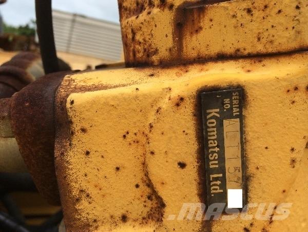 Komatsu PC200-8-AC Bandgrävare