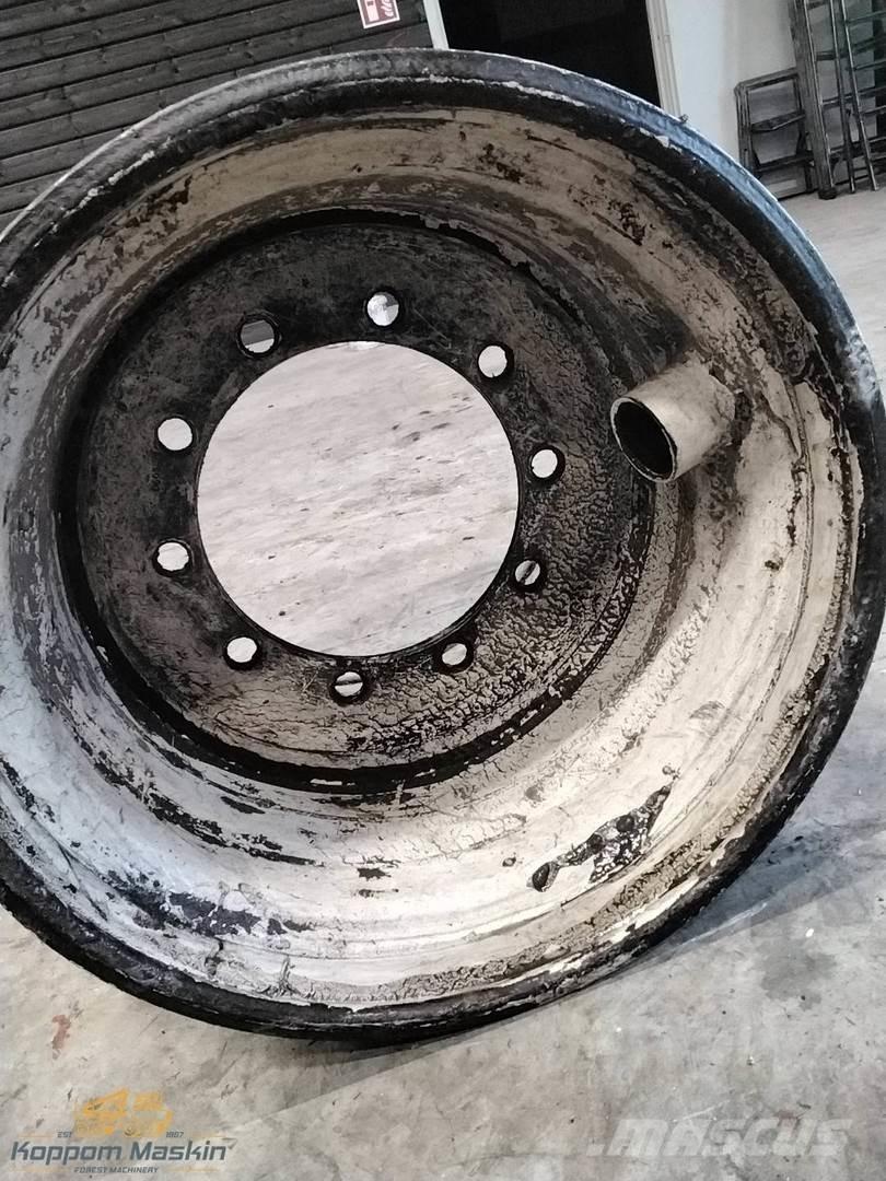 Gremo 950f 20x22,5 Däck, hjul och fälgar