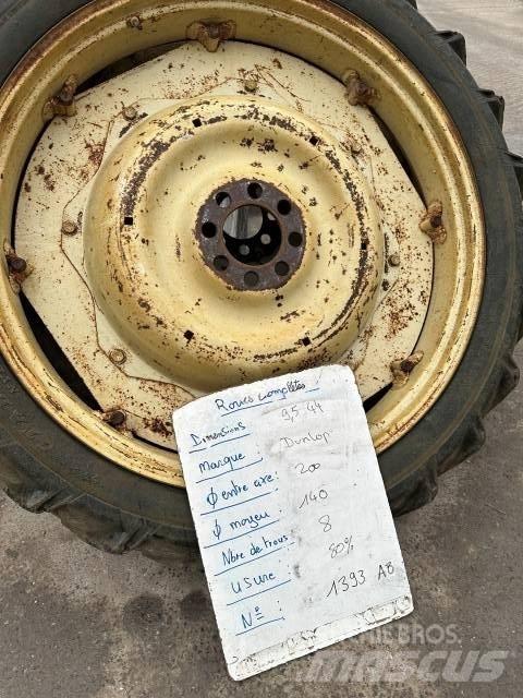 Dunlop 9.5R44 Däck, hjul och fälgar