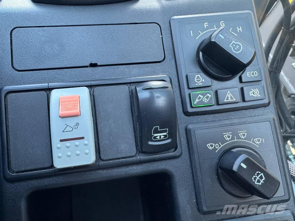 Volvo ECR 235 E Bandgrävare