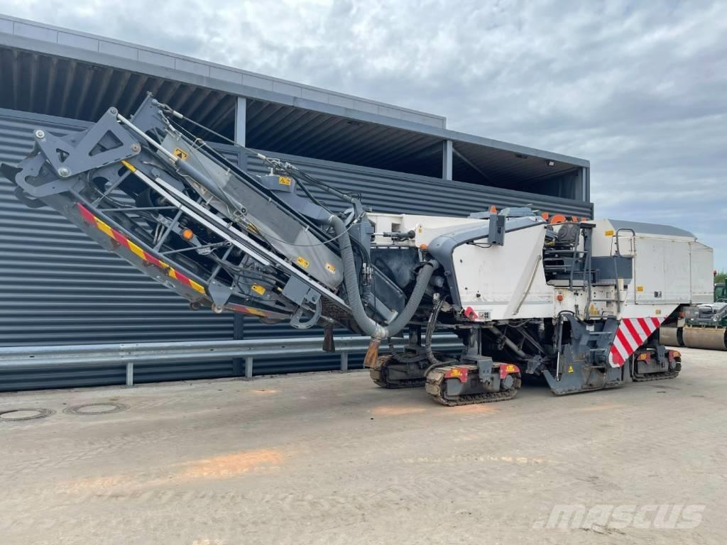 Wirtgen W 210 Asfaltskallfräsmaskiner