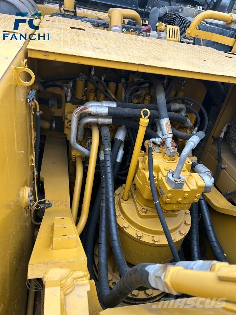 CAT 325 D Bandgrävare