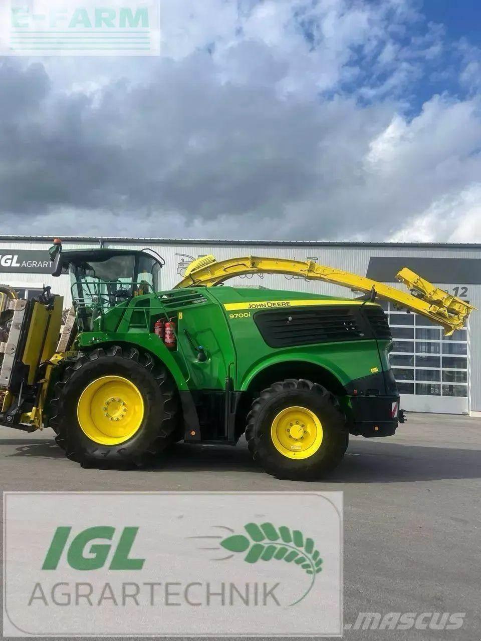 John Deere 9700 i Självgående fälthackar