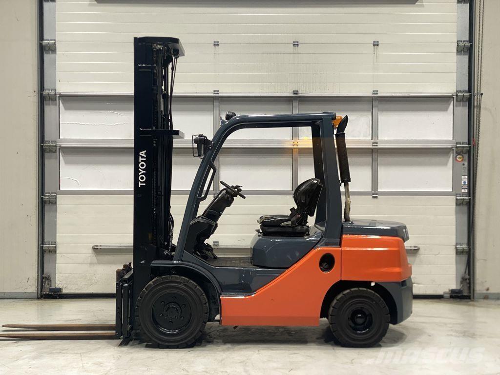 Toyota 52-8FDF30 Dieselmotviktstruckar