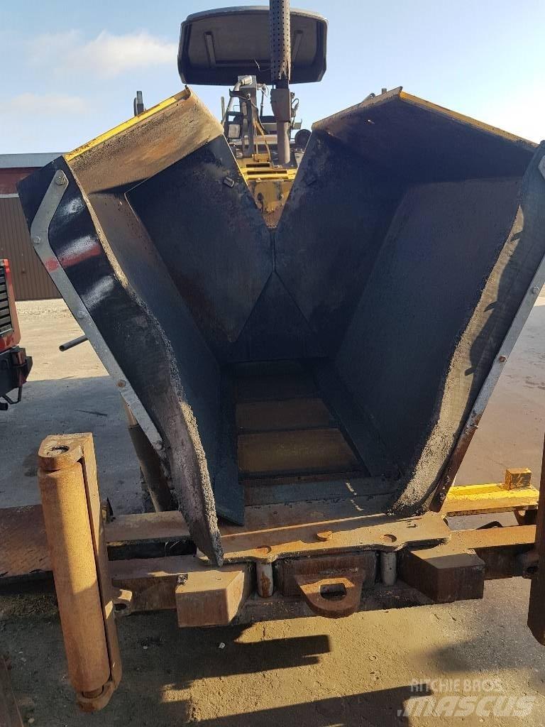 Volvo TITAN 2820 Asfaltsläggningsmaskiner