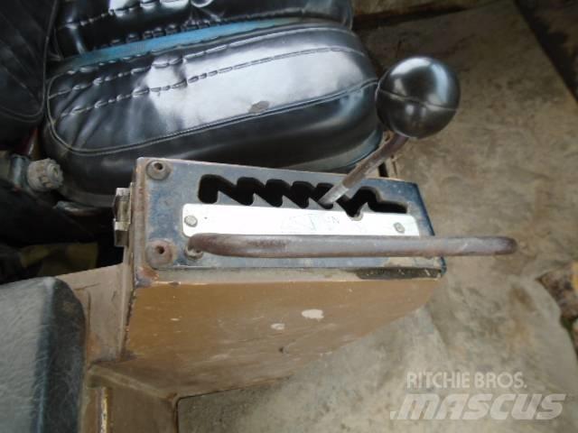 CAT D 250 D Midjestyrd dumper
