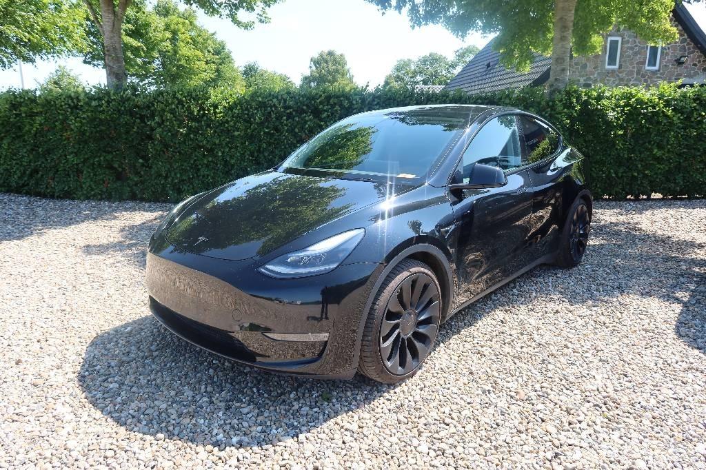 Tesla Model Y Personbilar