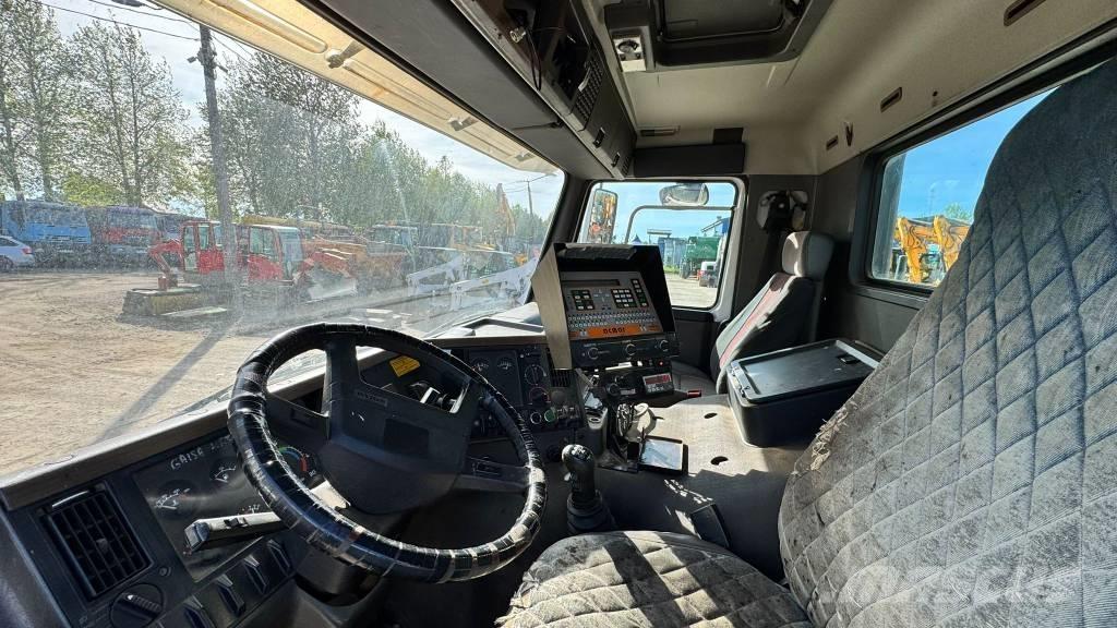 Volvo FL GUDRONATOR Asfaltsspridare