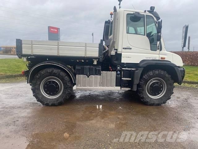 Mercedes-Benz UNIMOG Tippbilar