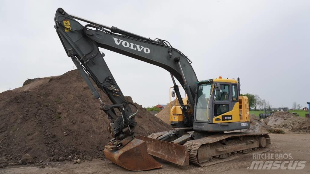 Volvo ECR 235 C L Bandgrävare