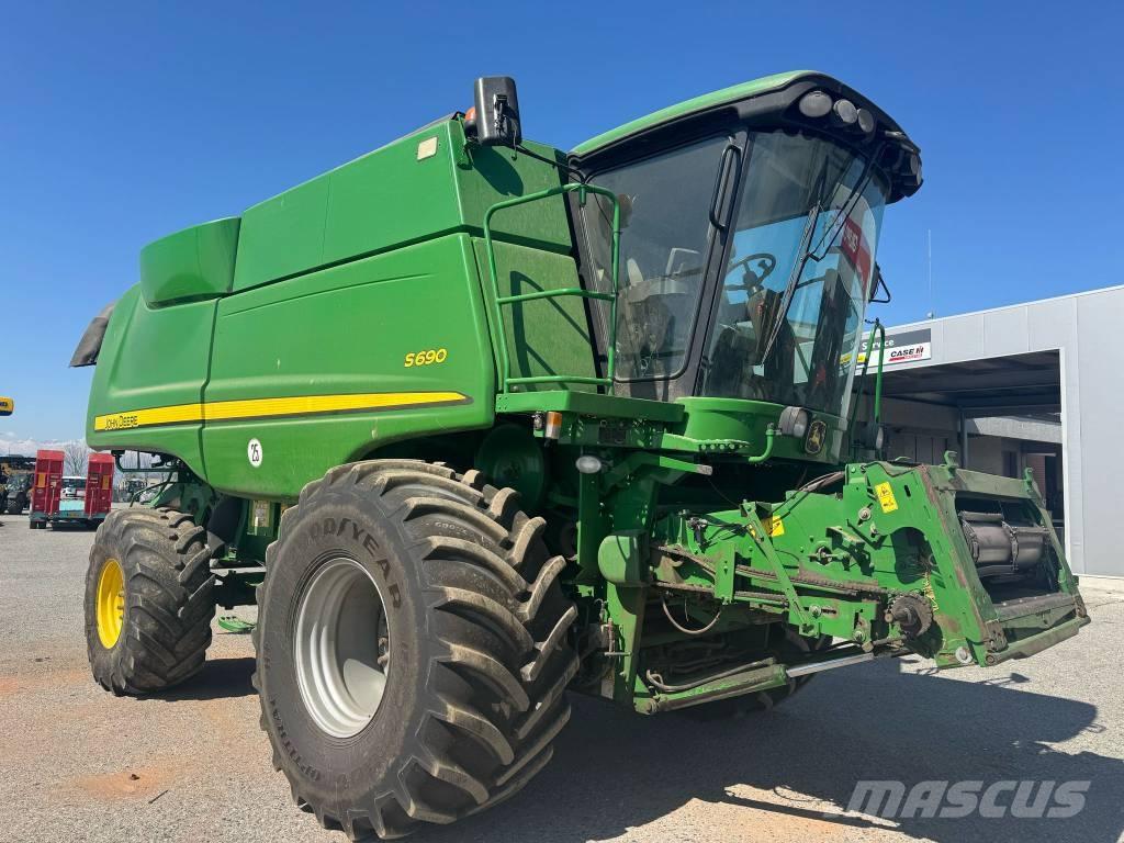 John Deere S 690 Skördetröskor