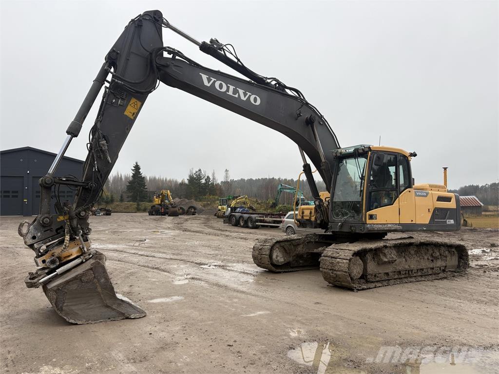 Volvo EC220DL Bandgrävare