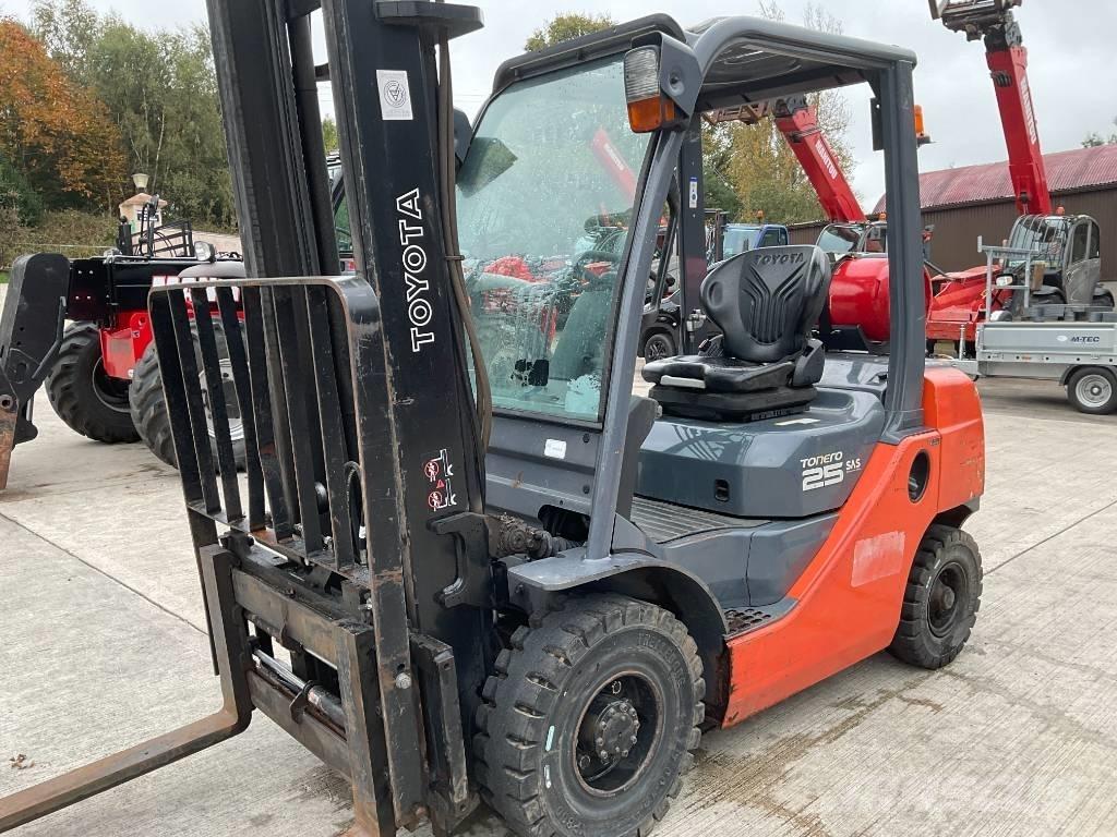 Toyota 02-8 FGF 25 Gasolmotviktstruckar