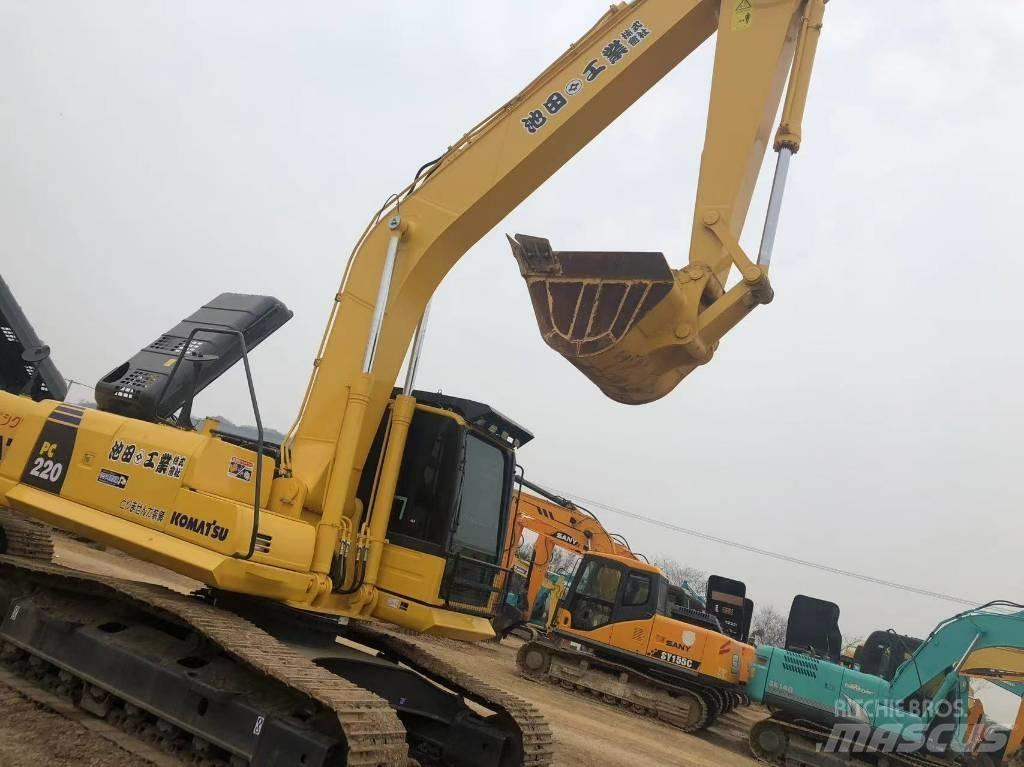Komatsu 220-8 Bandgrävare