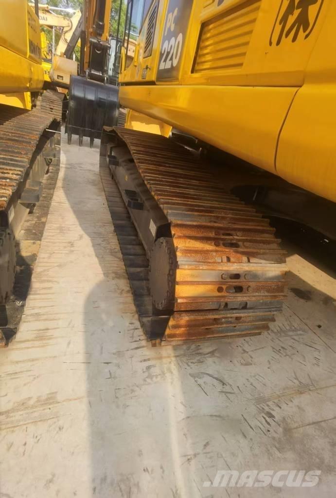 Komatsu PC 220-8 Bandgrävare