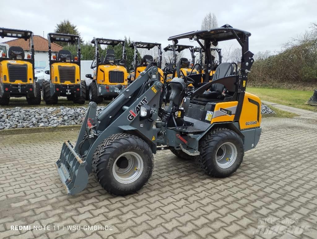 GiANT G2500 HD Frontlastare och grävare