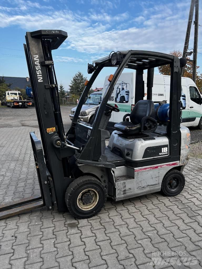 Nissan PD01A18PQ Gasolmotviktstruckar