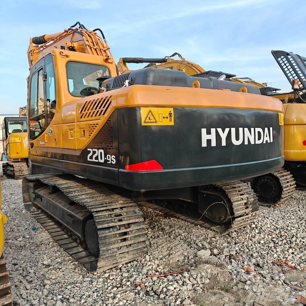 Hyundai R220-9S Bandgrävare