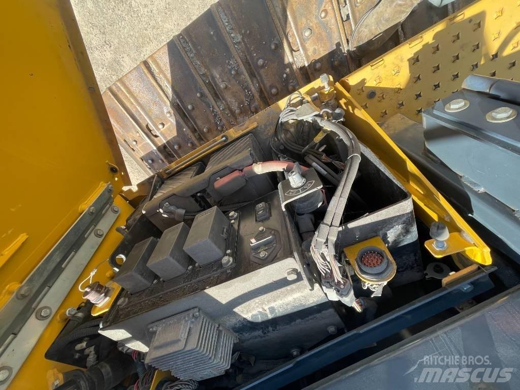 DEERE 700K Bandschaktare