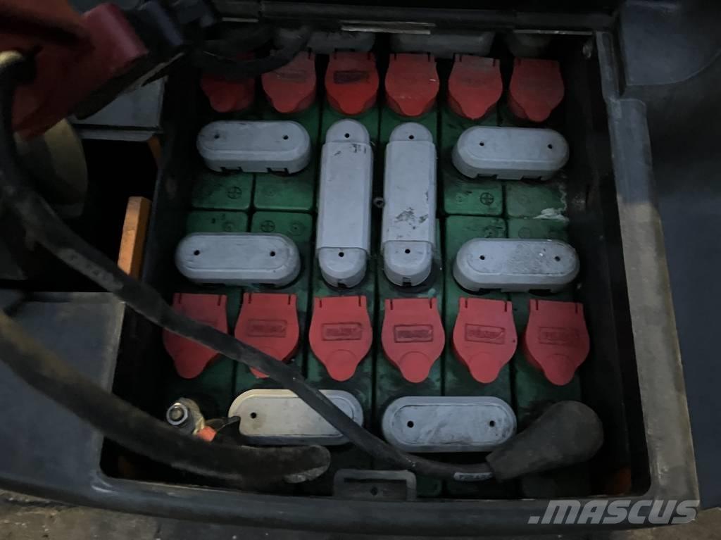 Still EGV12   V-4250 Staplare