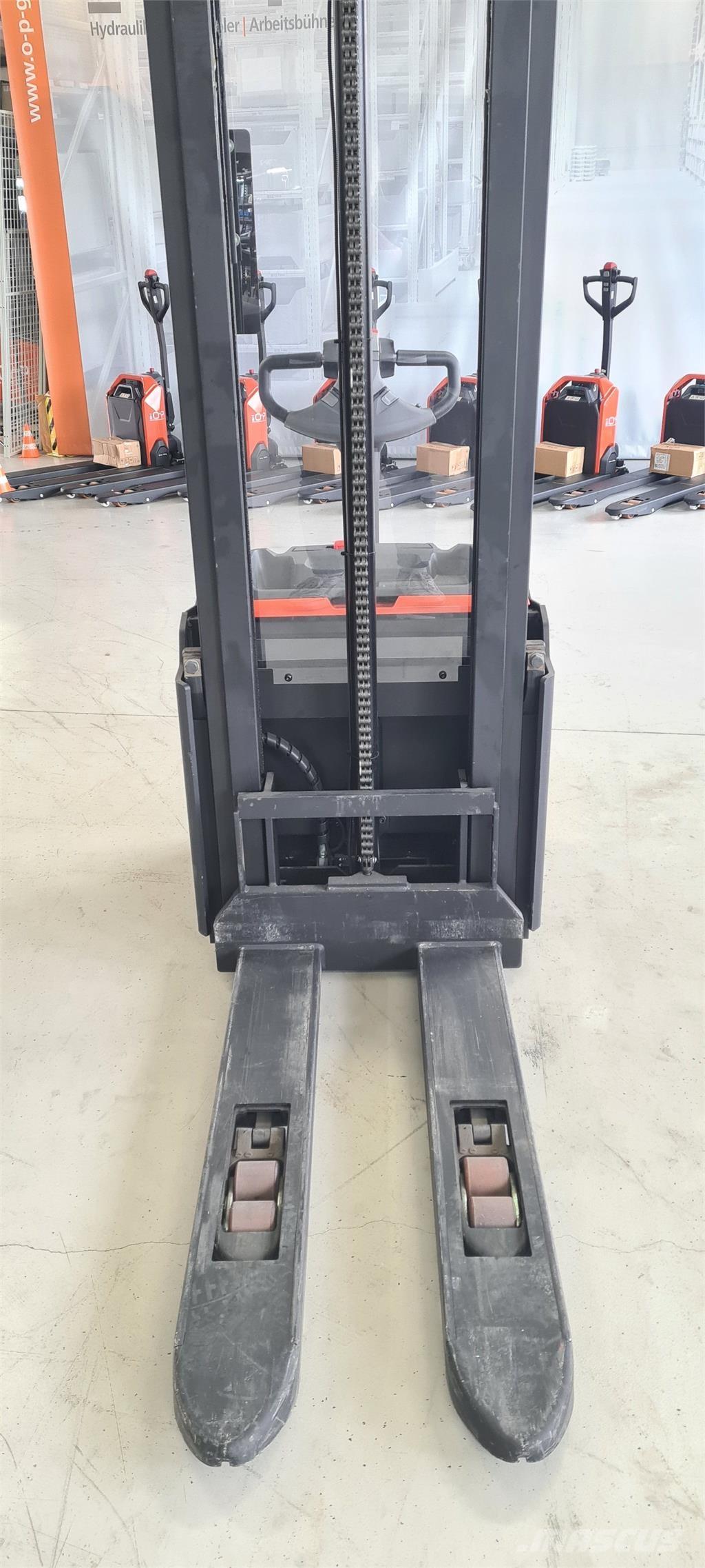 Toyota SWE120L Staplare