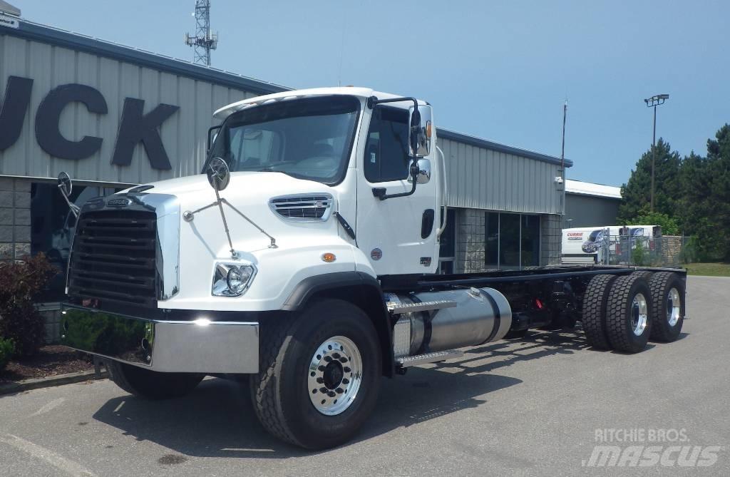 Freightliner 114 SD Chassier