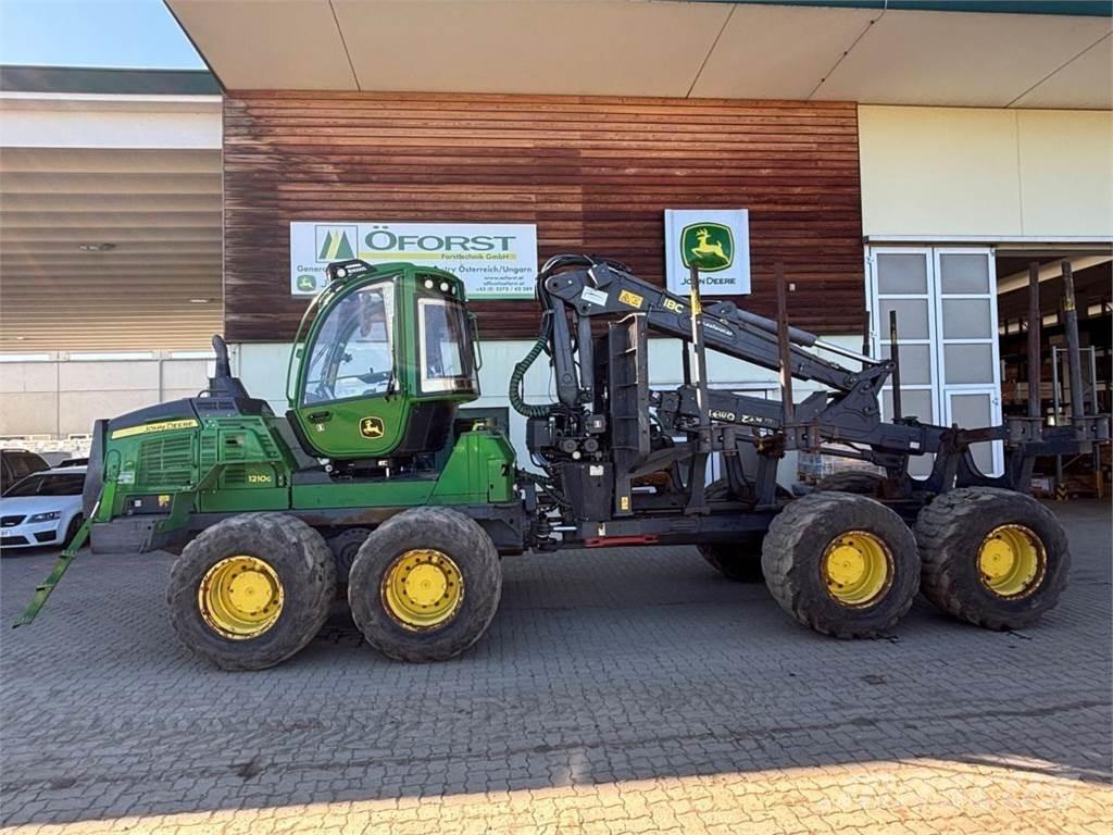 John Deere 1210 G Skotare