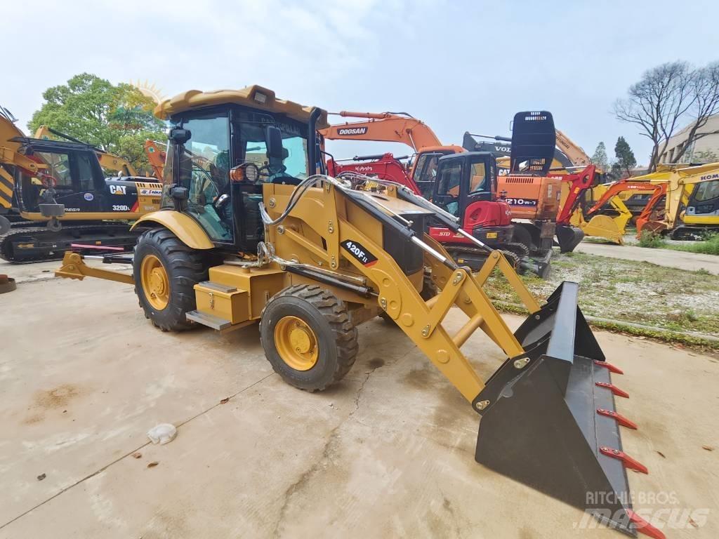 CAT 420F Grävlastare