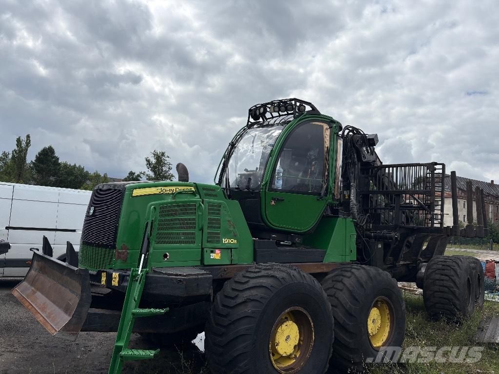 John Deere 1910E Skotare