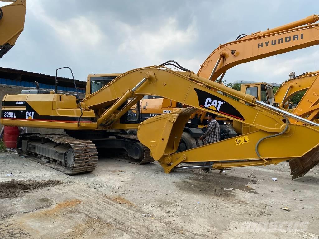 CAT 325 B L Bandgrävare