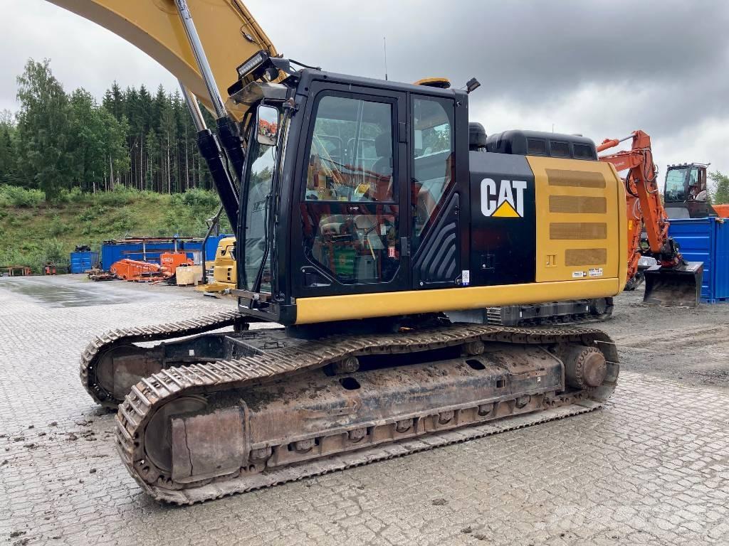 CAT 326 F L Bandgrävare