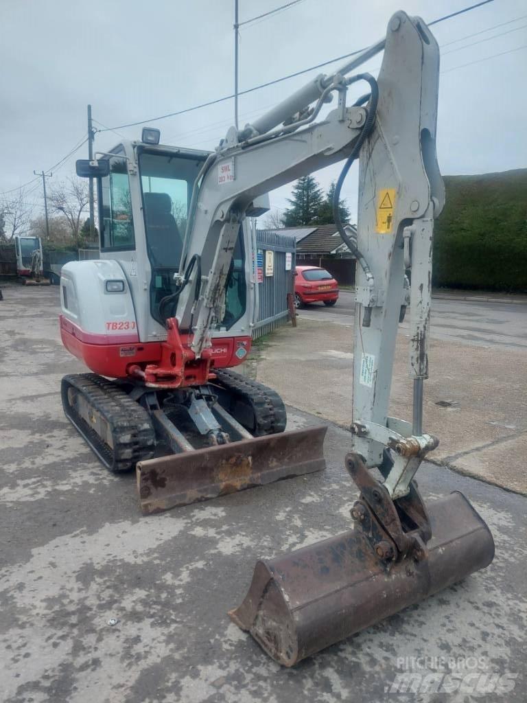 Takeuchi TB 230 Minigrävare < 7t