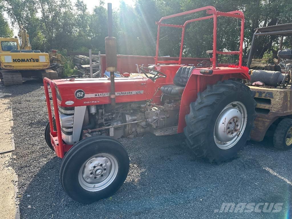 Massey Ferguson 152 Traktorer