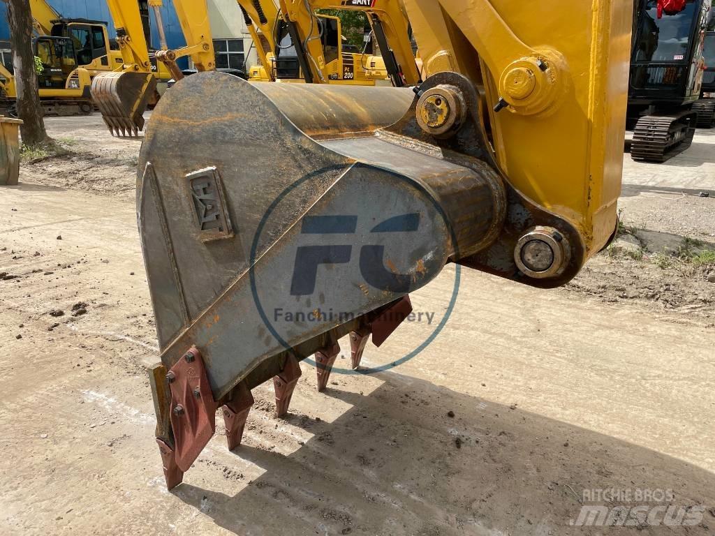 CAT 320 D 2 Midigrävmaskiner 7t - 12t