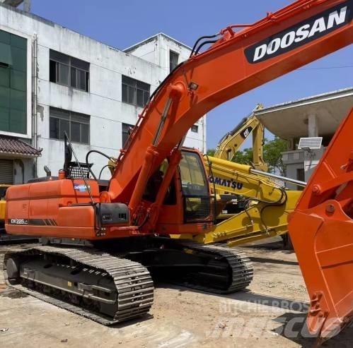 Doosan DX225LC Bandgrävare