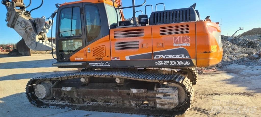 Doosan DX 300 lc 5 Bandgrävare