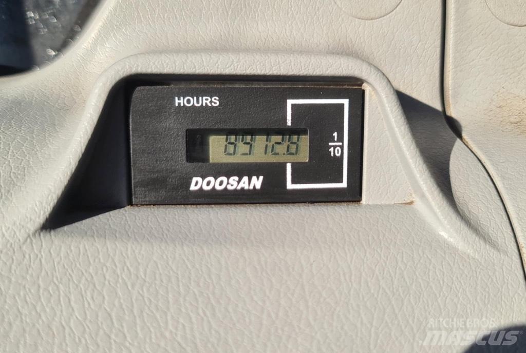 Doosan DX 300 lc 5 Bandgrävare