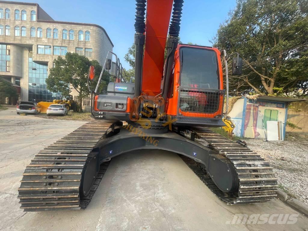 Doosan DX300LC-9C Bandgrävare