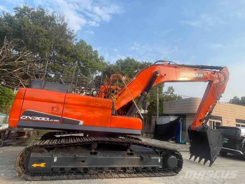 Doosan DX300LC-9C Bandgrävare
