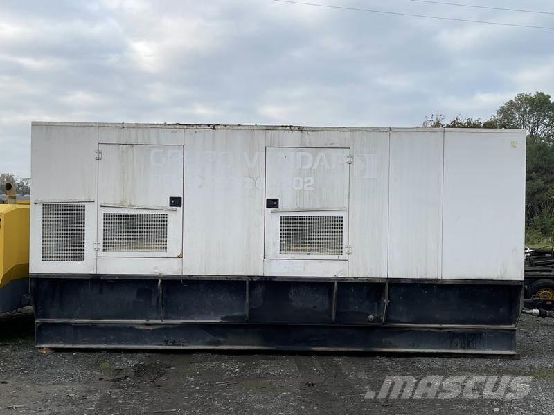 CAT C 18 - 700 Dieselgeneratorer