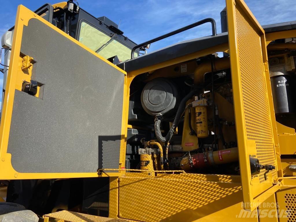 CAT 16 M Väghyvlar