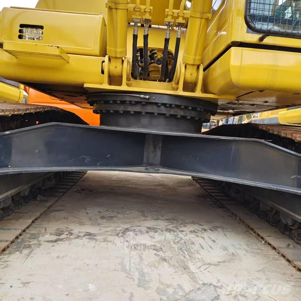 Komatsu PC 220-8 Bandgrävare