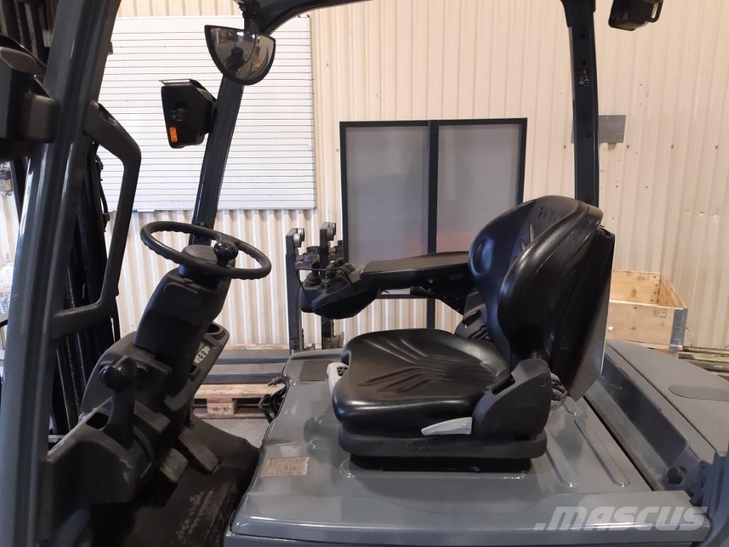 Toyota 8FBMT18 Elmotviktstruckar