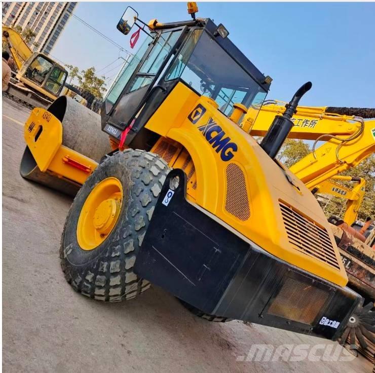 XCMG XS 142 J Jordkompaktorer