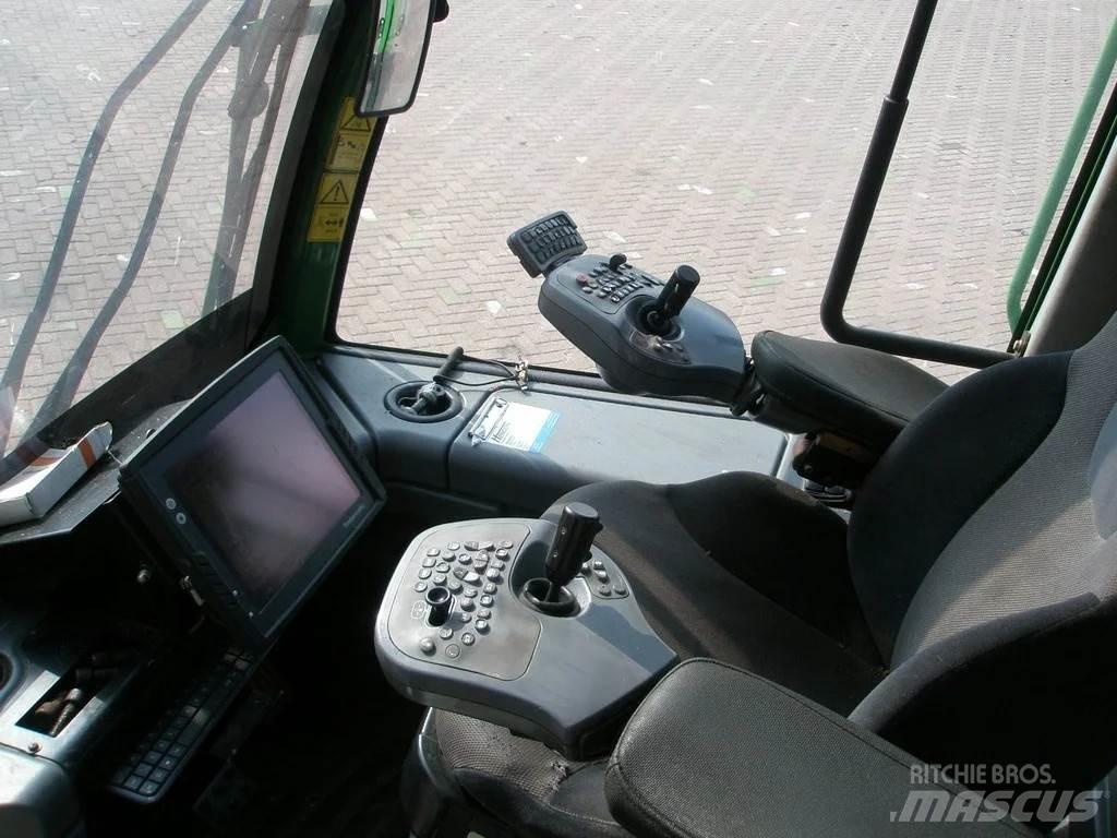 John Deere 1270E Skördare