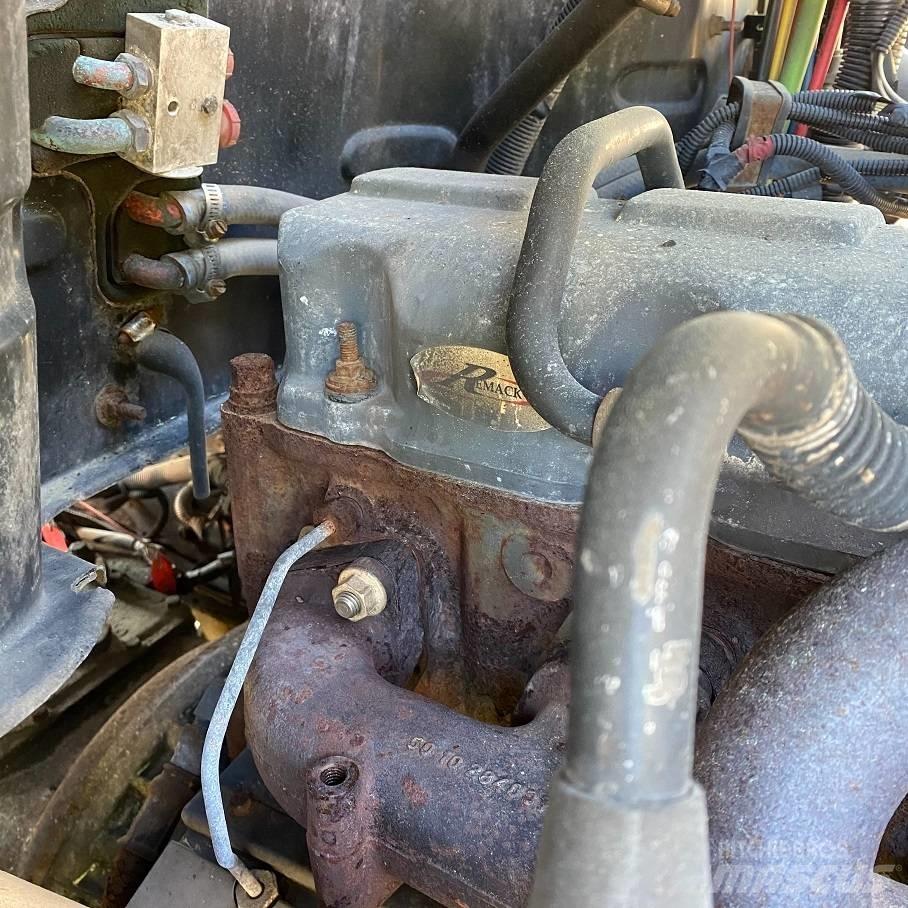 Mack CHN613 Dragbilar