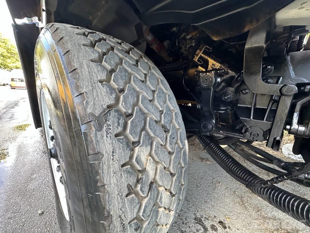 Sterling L 7500 Slamsugningsbil
